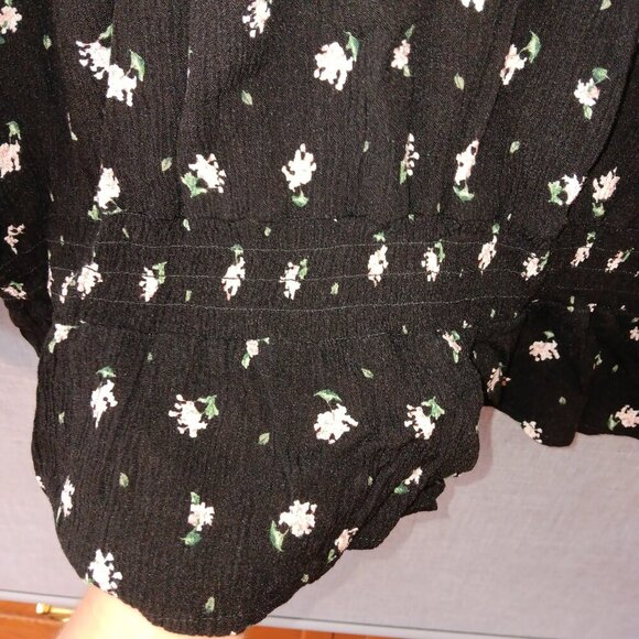 Falls Creek Peasant Blouse Womens 3X Black Pink Floral Rayon Ruffle Lightweight - Picture 4 of 6